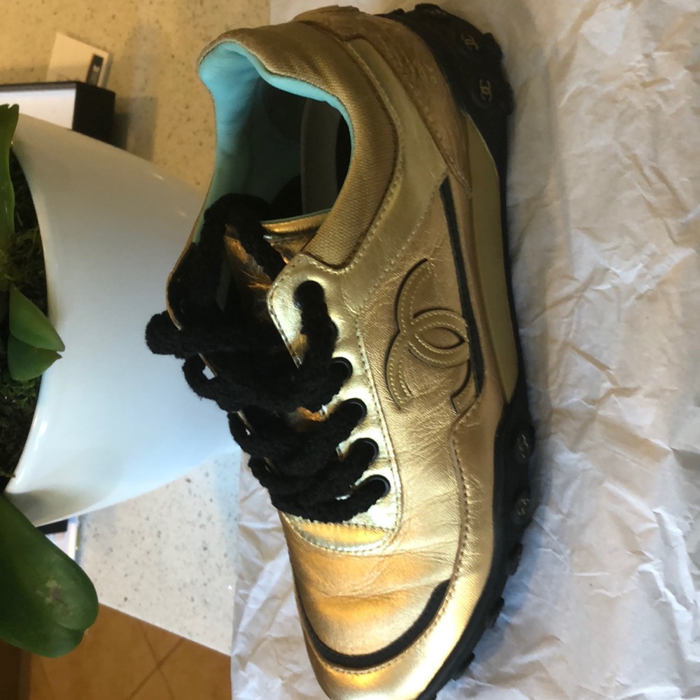 Chanel gold sneakers - Picture 4 of 11